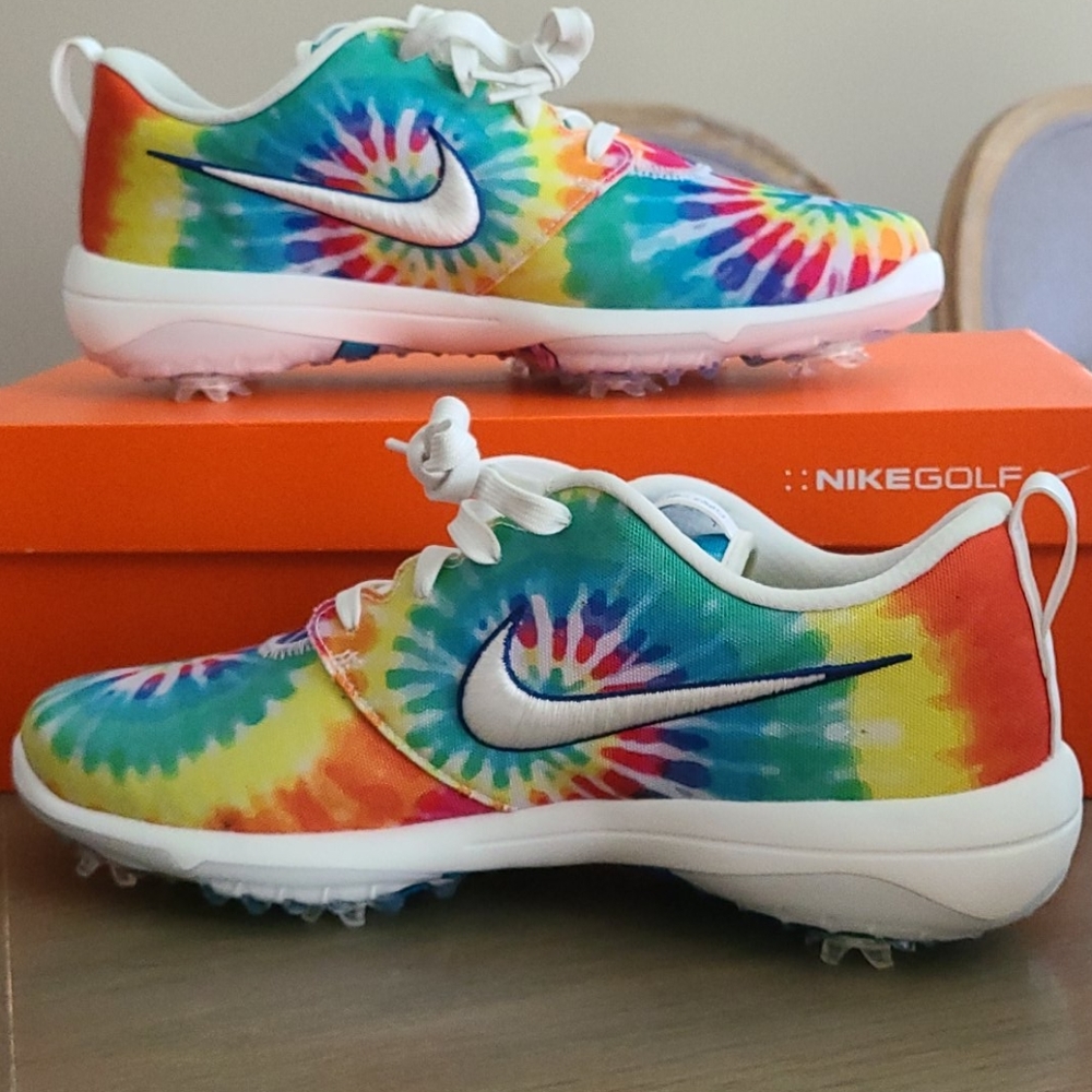Mens Nike special edition tie dye golf sneakers.